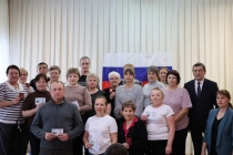 В День Конституции нязепетровцам вручили значки ГТО