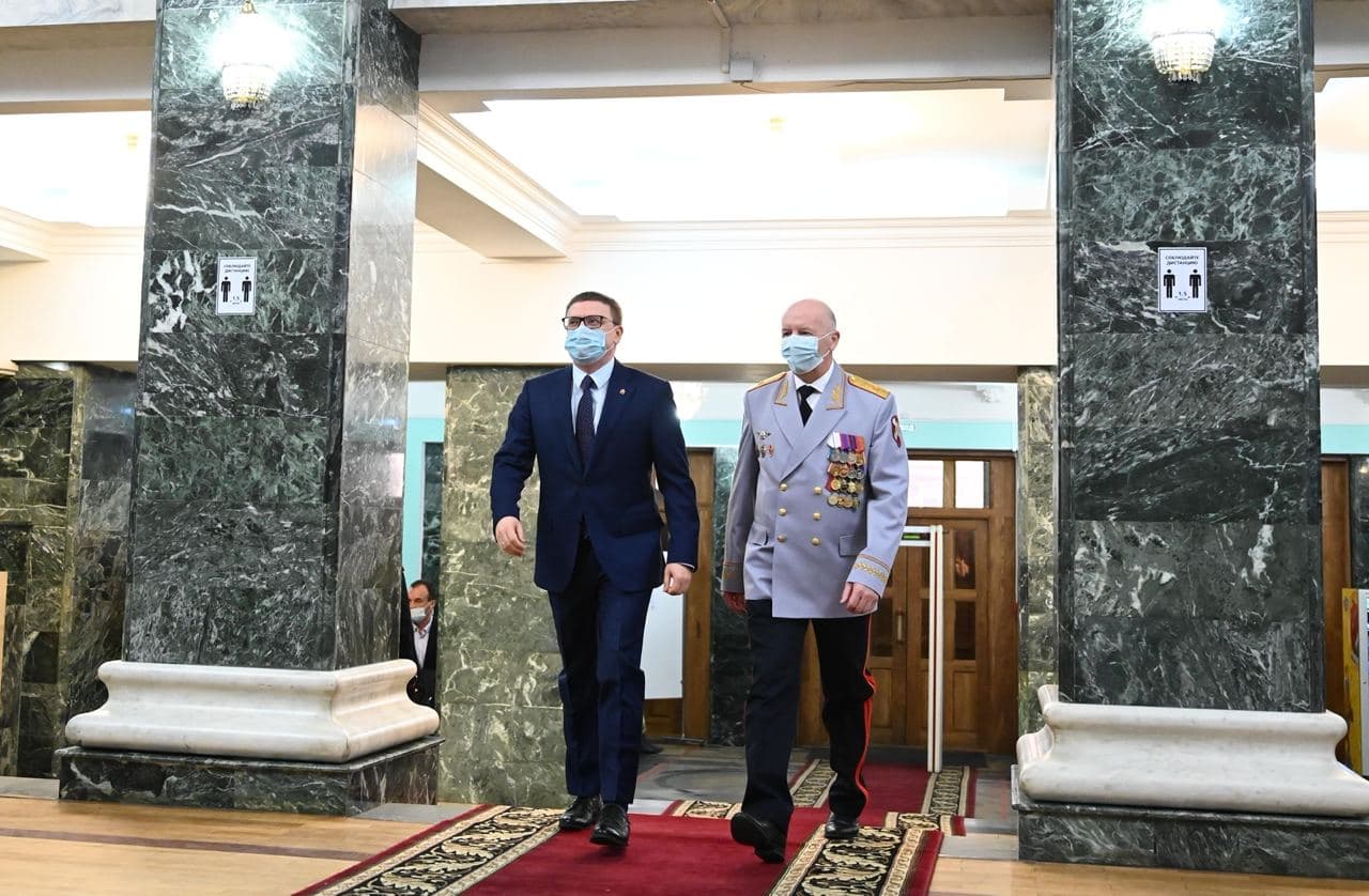 Алексей Текслер поздравил сотрудников Росгвардии с профессиональным праздником