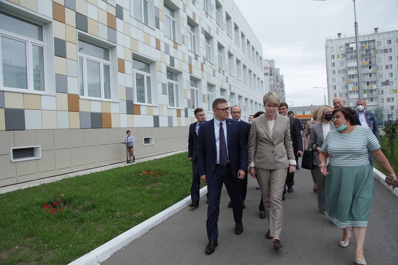 Алексей Текслер и Елена Шмелева посетили уникальные образовательные организации Челябинска