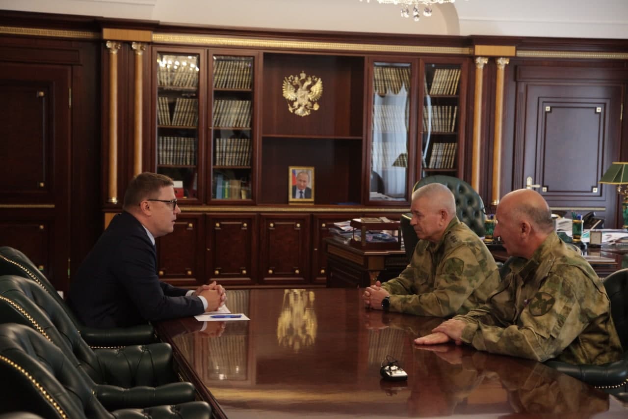 Алексей Текслер провел рабочую встречу с новым командующим Уральским округом войск национальной гвардии