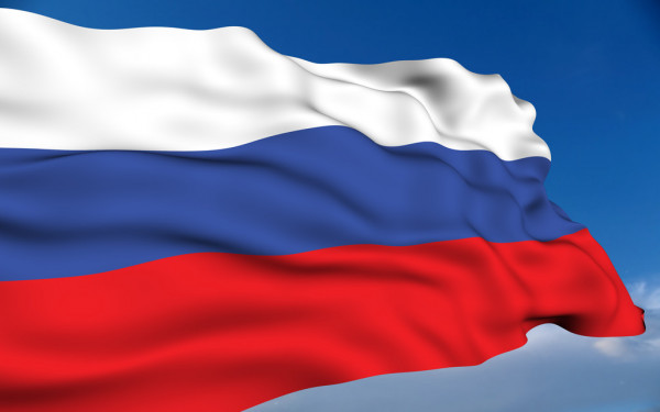 А. Текслер поздравил южноуральцев с Днем российского флага