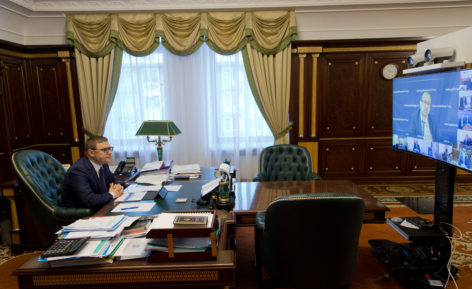 Алексей Текслер провел последнее в уходящем году областное совещание