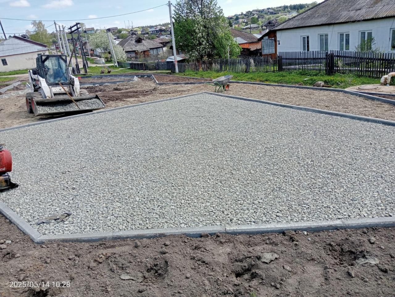 В железнодорожном микрорайоне стартовали работы по благоустройству спортивно-игровой площадки по ул. С. Лазо
