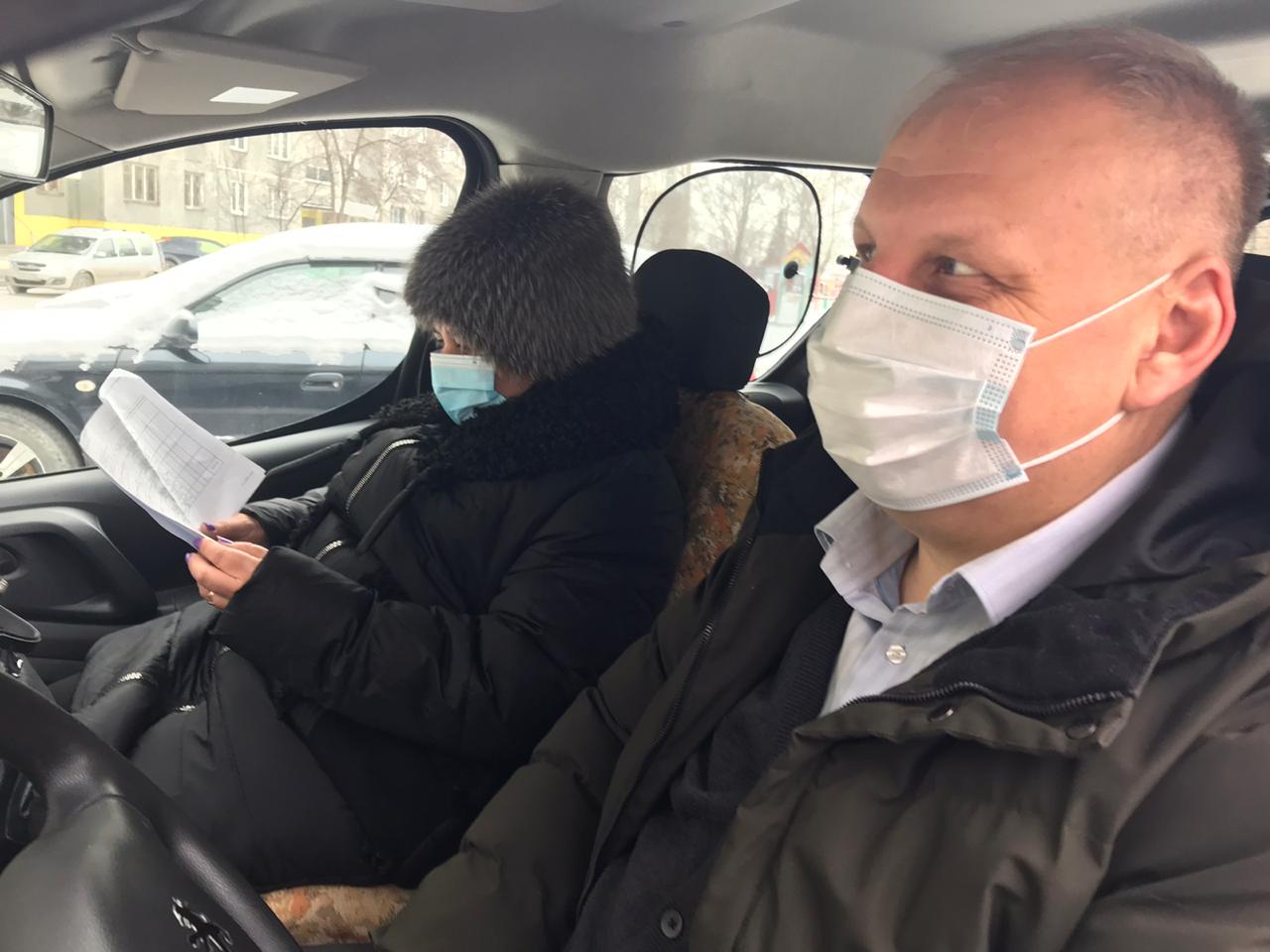 «Едина Россия» предложила сделать бесплатными звонки в ковид-центры и обеспечить специальные тарифы в такси для врачей