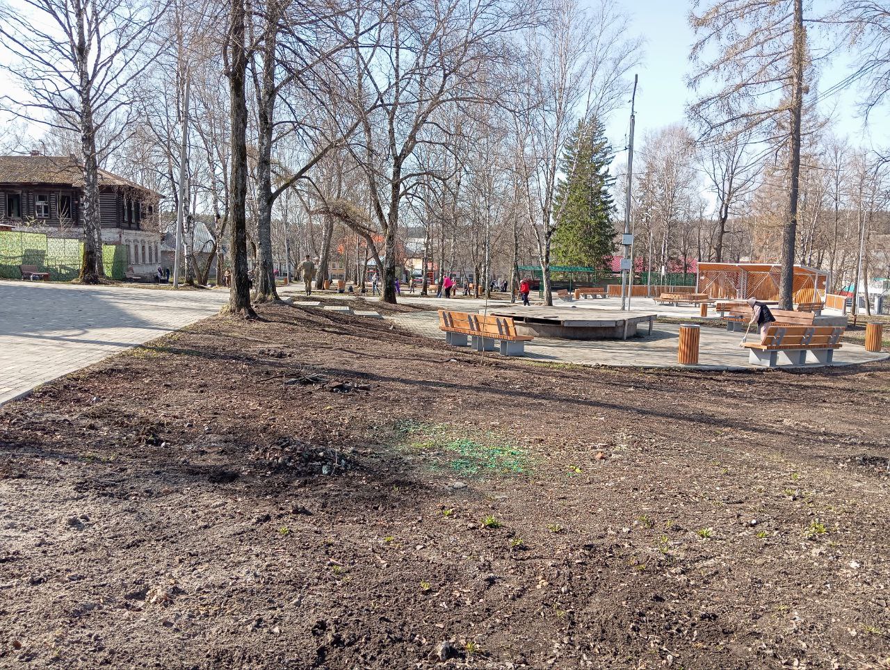 Жители Нязепетровска присоединились ко Всероссийскому субботнику